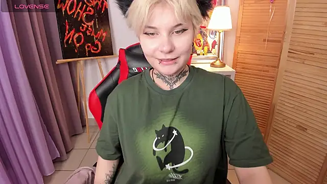 Snapshot of mekurisu chatting on 03/22/25, 04:24 mekurisu online show from 03/22/25, 04:24