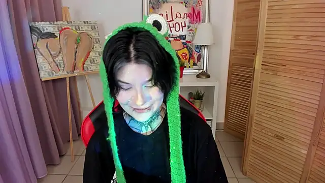 Snapshot of mekurisu chatting on 10/18/25, 01:08 mekurisu online show from 10/18/25, 01:08