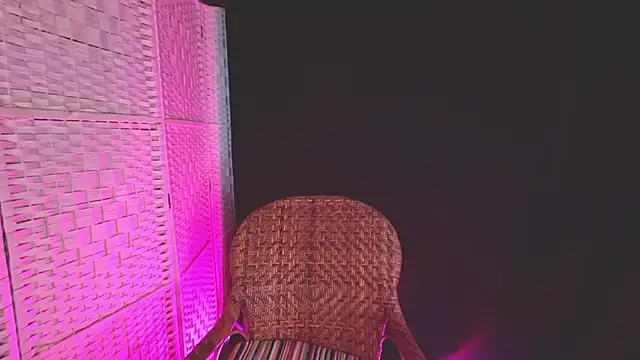 Snapshot of KayleyxEmily chatting on 01/12/25, 02:19 KayleyxEmily online show from 01/12/25, 02:19