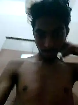 Snapshot of biggboyzz chatting on 01/01/25, 11:07 biggboyzz online show from 01/01/25, 11:07