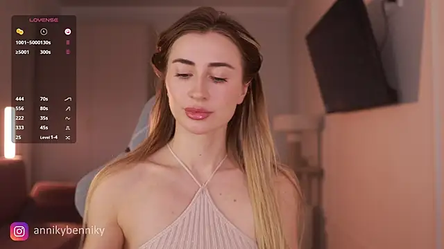 Snapshot of Coconutkittyy chatting on 03/09/25, 02:54 Coconutkittyy online show from 03/09/25, 02:54