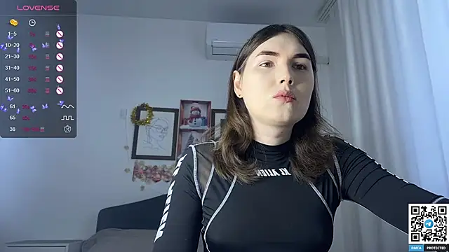 Snapshot of Maria_Bowie chatting on 01/15/25, 07:26 Maria Bowie online show from 01/15/25, 07:26