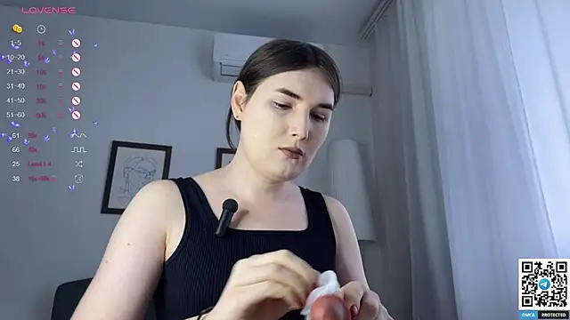 Snapshot of Maria_Bowie chatting on 03/07/25, 09:18 Maria Bowie online show from 03/07/25, 09:18