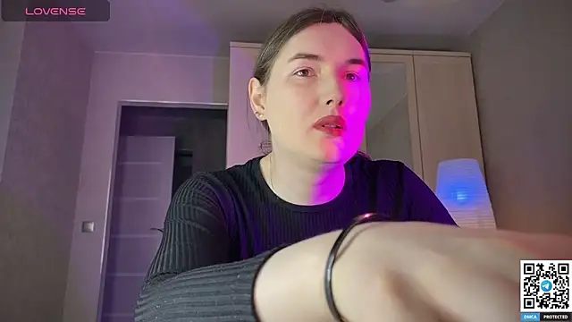 Maria Bowie online show from 05/15/26, 05:58