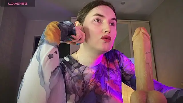 Maria Bowie online show from 05/19/26, 07:04