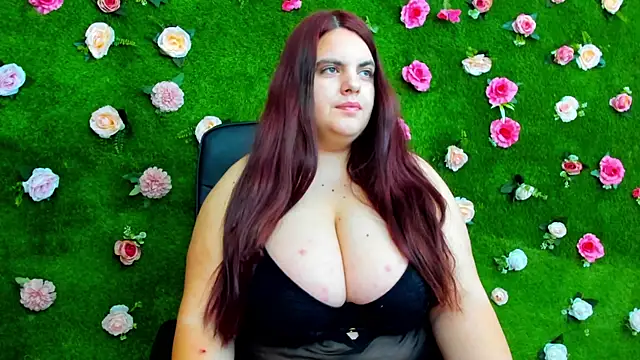 Huge Titties  online show from 02/07/25, 04:37