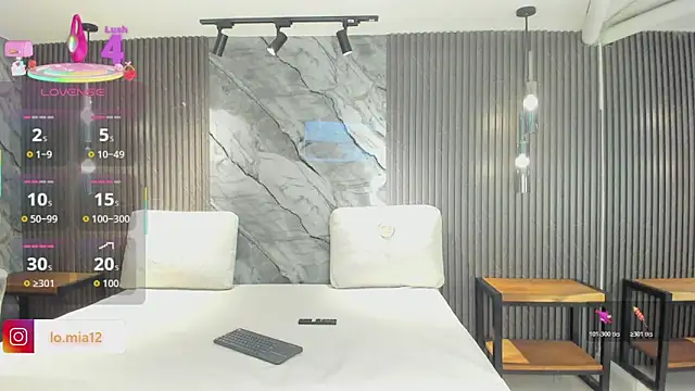 Snapshot of julietha_taylor chatting on 06/16/26, 02:25 julietha taylor online show from 06/16/26, 02:25