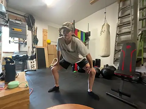 MissSwitch online show from 12/12/24, 05:37