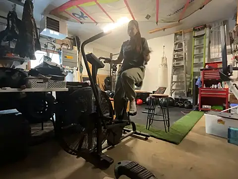 MissSwitch online show from 01/06/25, 05:27