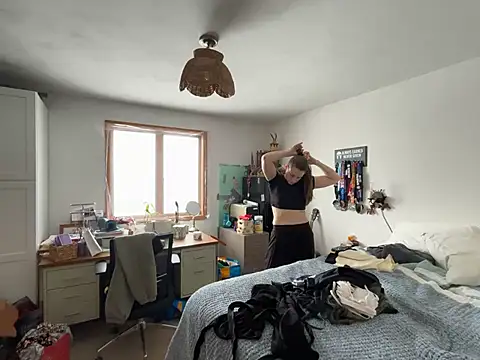 MissSwitch online show from 01/15/25, 05:47