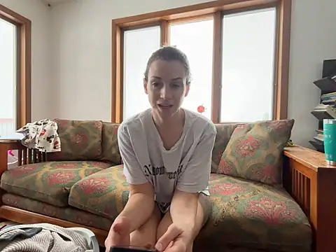 MissSwitch online show from 02/17/25, 03:42