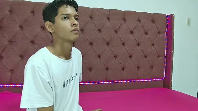 boys yourparty online show from 03/19/25, 01:40