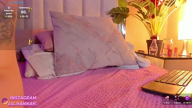 lil hanna18 online show from 03/21/25, 12:07