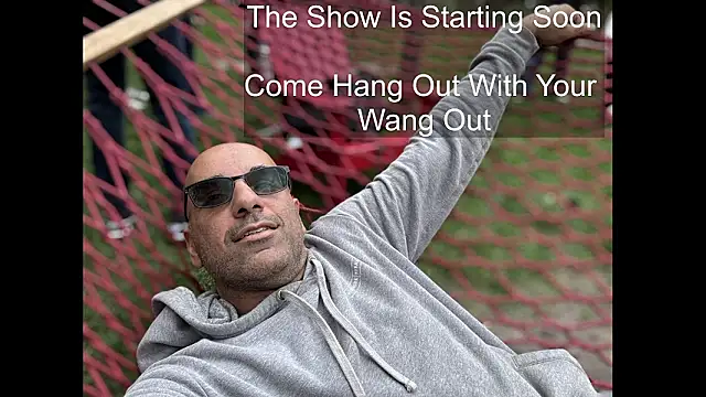 Snapshot of bear_russian_hunk chatting on 02/06/26, 01:58 bear russian hunk online show from 02/06/26, 01:58