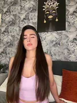 EmmaRosalie online show from 03/02/25, 08:29