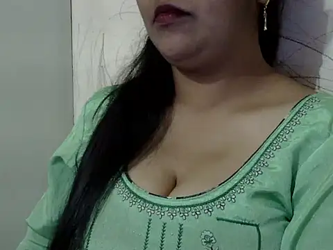 Snapshot of CUET-INDIA chatting on 03/10/25, 07:42 CUET-INDIA online show from 03/10/25, 07:42