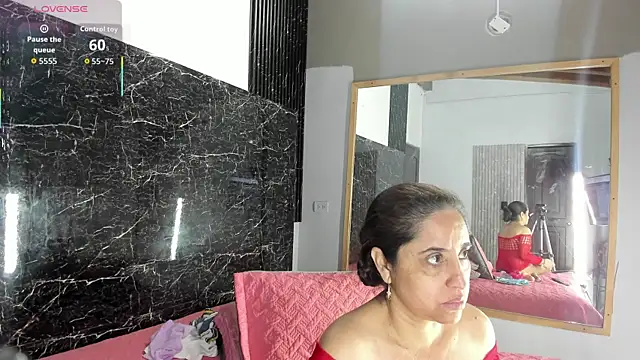 Yaya    11 online show from 10/24/25, 03:58