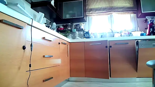 Snapshot of Kalia_Cross chatting on 10/24/25, 01:18 Kalia Cross online show from 10/24/25, 01:18