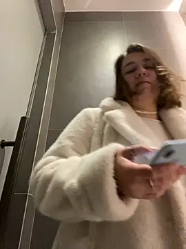 SuzieMurray online show from 12/06/24, 12:27