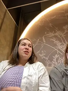 SuzieMurray online show from 02/11/25, 08:15