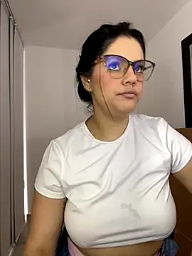 kimberlyhills1 online show from 11/14/25, 07:34