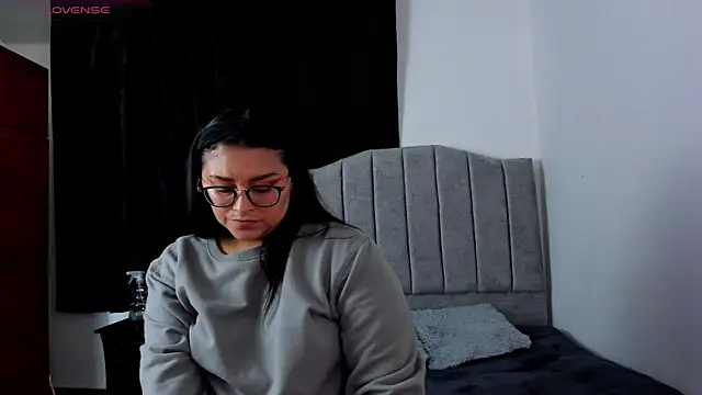 lorymoon online show from 12/19/24, 07:18