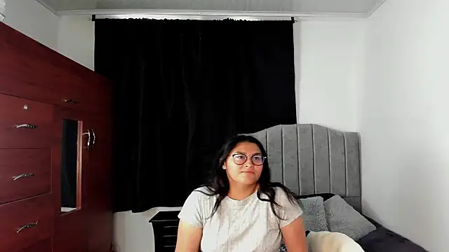 lorymoon online show from 01/10/25, 06:49