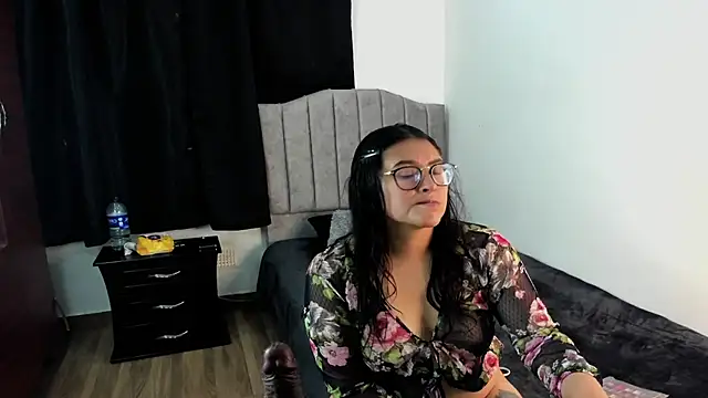 lorymoon online show from 01/11/25, 06:44