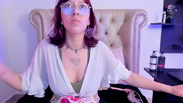 AlexaFoxy18 online show from 01/18/25, 05:20