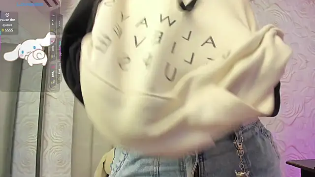 AlexaFoxy18 online show from 06/27/26, 07:02