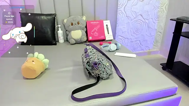 AlexaFoxy18 online show from 07/16/26, 07:36