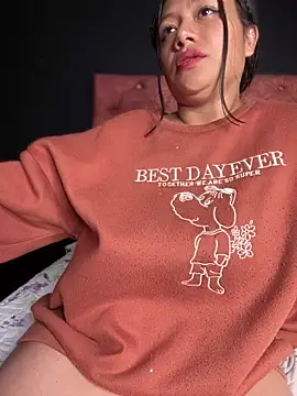 Im Little online show from 02/28/25, 06:32