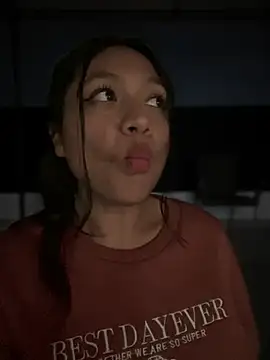 Im Little online show from 02/28/25, 09:36