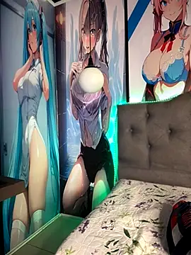 Im Little online show from 11/05/25, 03:17