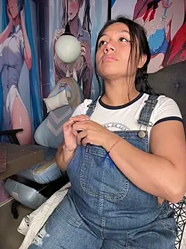 Snapshot of Im_Little chatting on 06/23/26, 03:15 Im Little online show from 06/23/26, 03:15