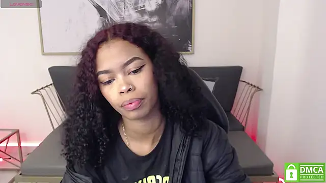 Shenna brunette  online show from 12/30/24, 01:03