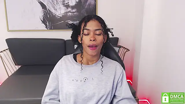 Shenna brunette  online show from 01/22/25, 01:11