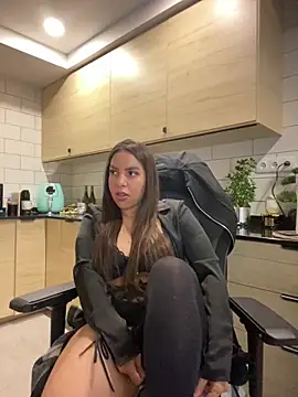 brazilianbbinuk online show from 11/13/25, 07:13