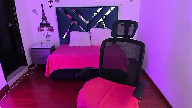 Snapshot of Dana_martinezz chatting on 01/10/25, 03:39 Dana martinezz online show from 01/10/25, 03:39