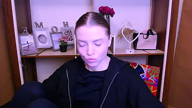 MissOliviaa  online show from 01/26/25, 07:53