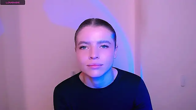 MissOliviaa  online show from 12/18/25, 09:04