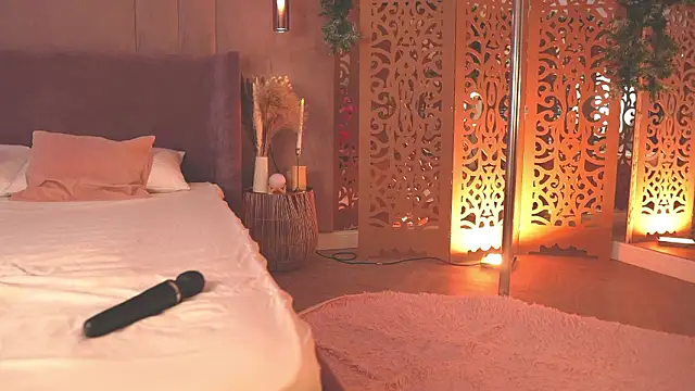 Smiley Mia online show from 02/03/26, 06:40