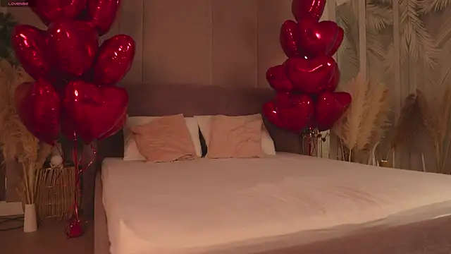 Smiley Mia online show from 02/14/26, 05:04