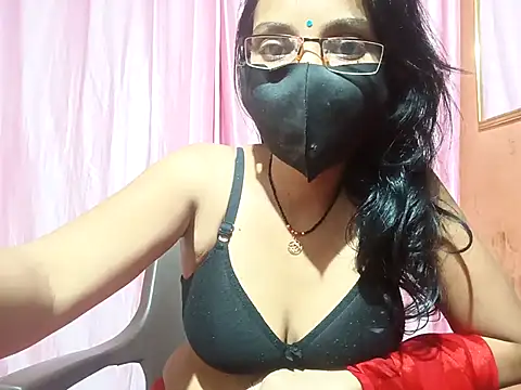 poojaxxx65 online show from 02/18/25, 08:38
