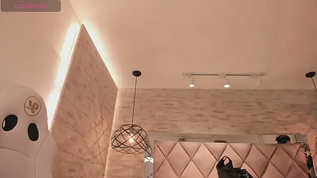 dorothy vegga online show from 03/14/25, 02:42