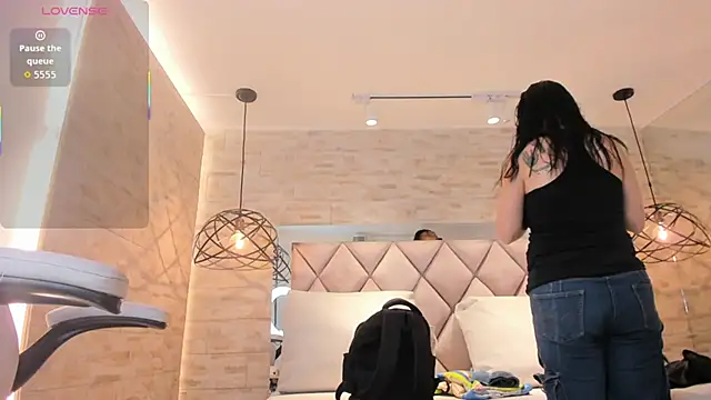 dorothy vegga online show from 10/09/25, 03:37