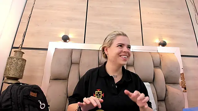 dorothy vegga online show from 04/22/26, 03:53