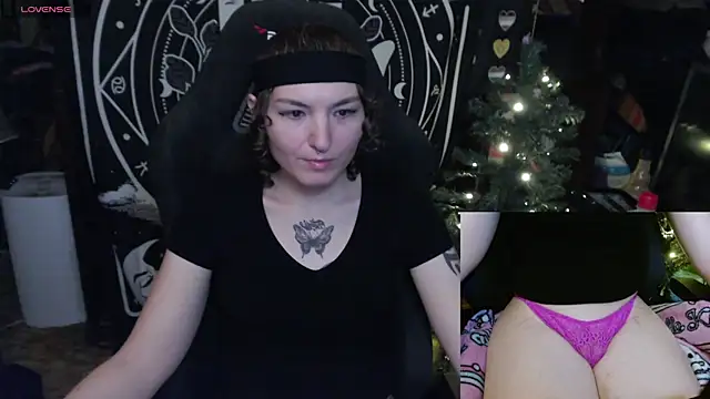 Snapshot of BrandiWRLD_999 chatting on 02/03/25, 05:24 BrandiWRLD 999 online show from 02/03/25, 05:24