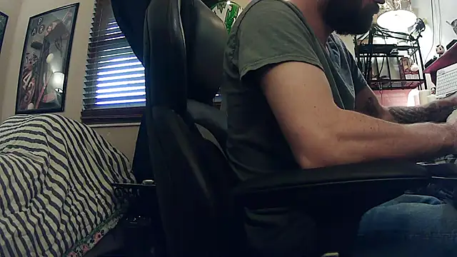 slutty guy12 online show from 02/15/25, 08:01