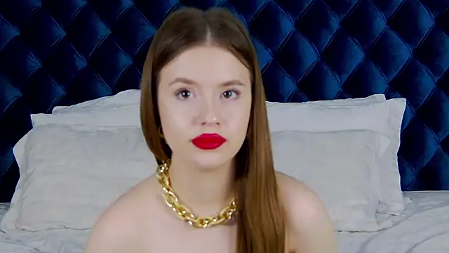 MilanaBalmain online show from 02/09/25, 10:31